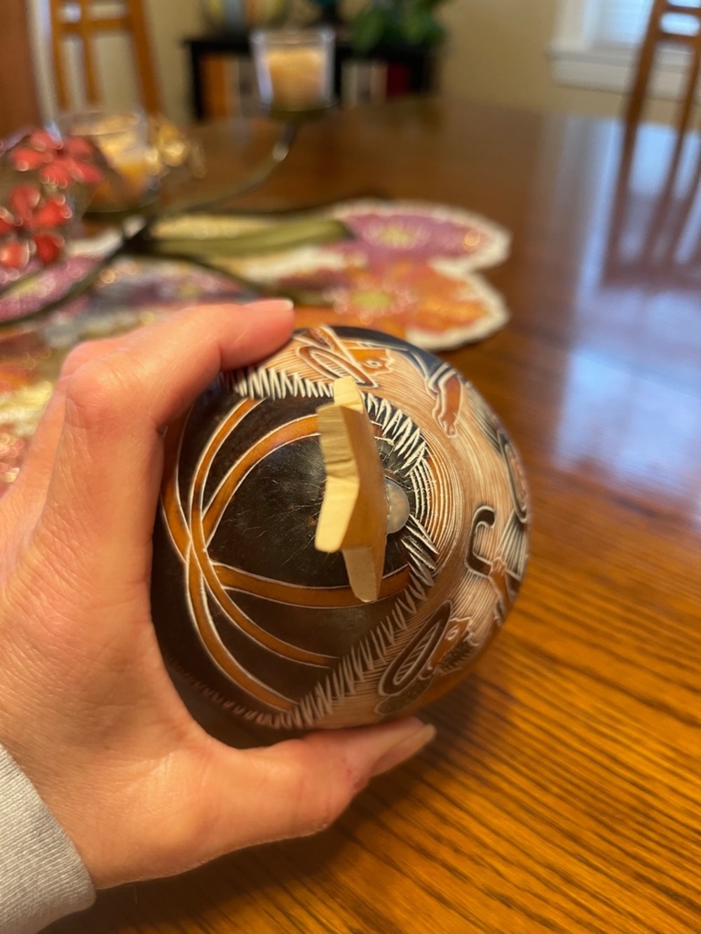 Gourd with Nativity Scene and Star. Handcrafted in Peru - Picture 7 of 9